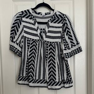 Old Navy Black and White Geometric Tunic Top